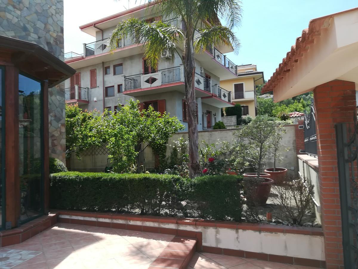 La Collina Capo D'Orlando Bed and Breakfast Exteriör bild